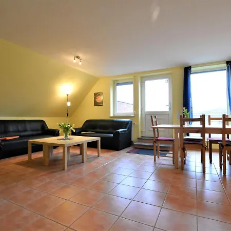 5-bedroom In With Garden * Zierow