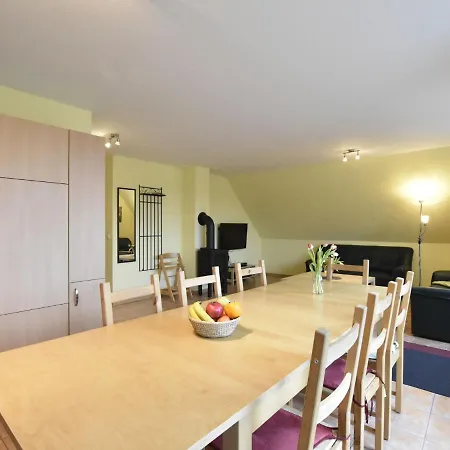 5-bedroom In With Garden *