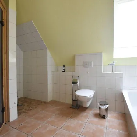 5-bedroom In With Garden Сasa de vacaciones *