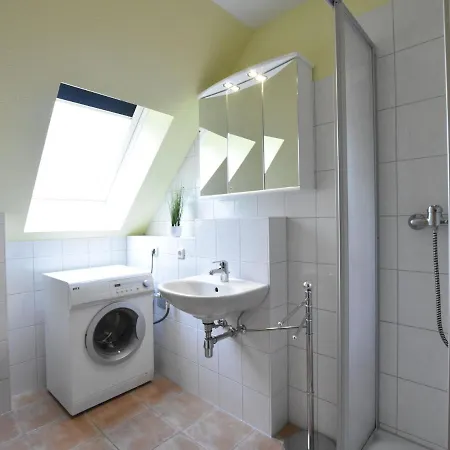 5-bedroom In With Garden *